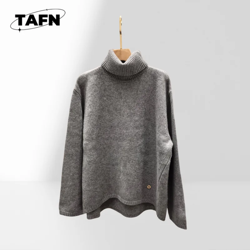 Fashionable Crewneck Knit Sweater for Women, Timeless Style for Every Wardrobe Cozy and Fashionable for Winter AJ1821