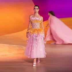 Colorful Feather Strapless Evening Gowns Runway Fashion Tulle A  Line Tea Lengt Prom Dresses Saudi Arabia Formal Party Dress