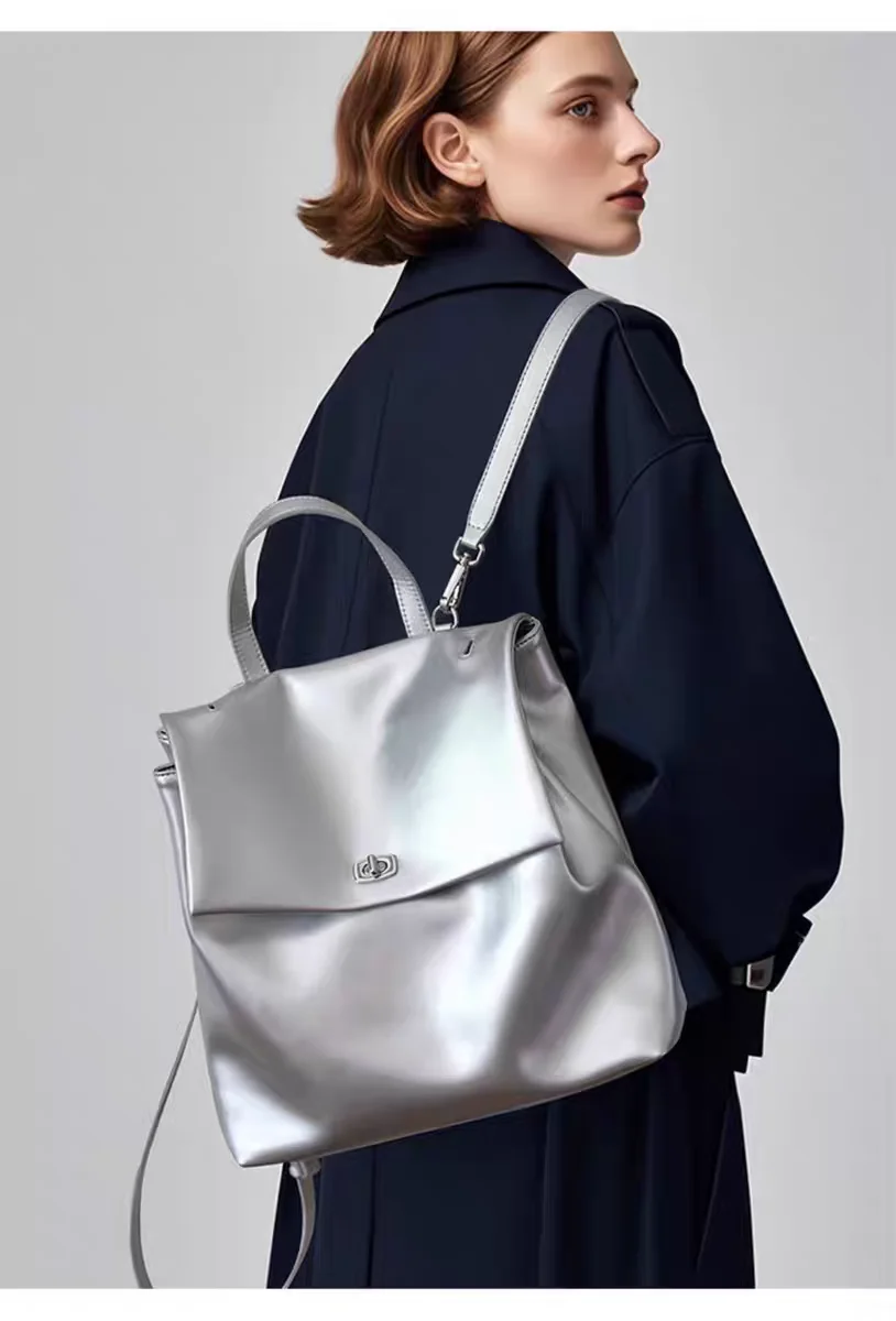 Vintage leather backpacks for women, anti-theft and waterproof design, large shoulder fashion bag, portable, leather material