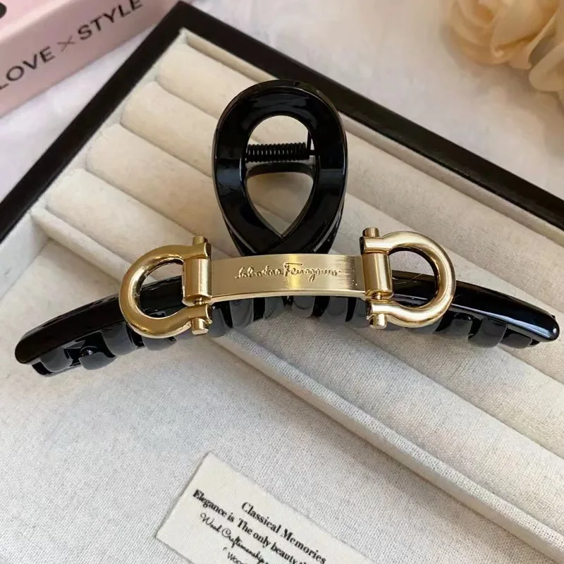 

‌2025 French Style Letter Hair Clips, Minimalist Shark Clips with Rhinestone Accents, Elegant Updo Hair Accessories for Women