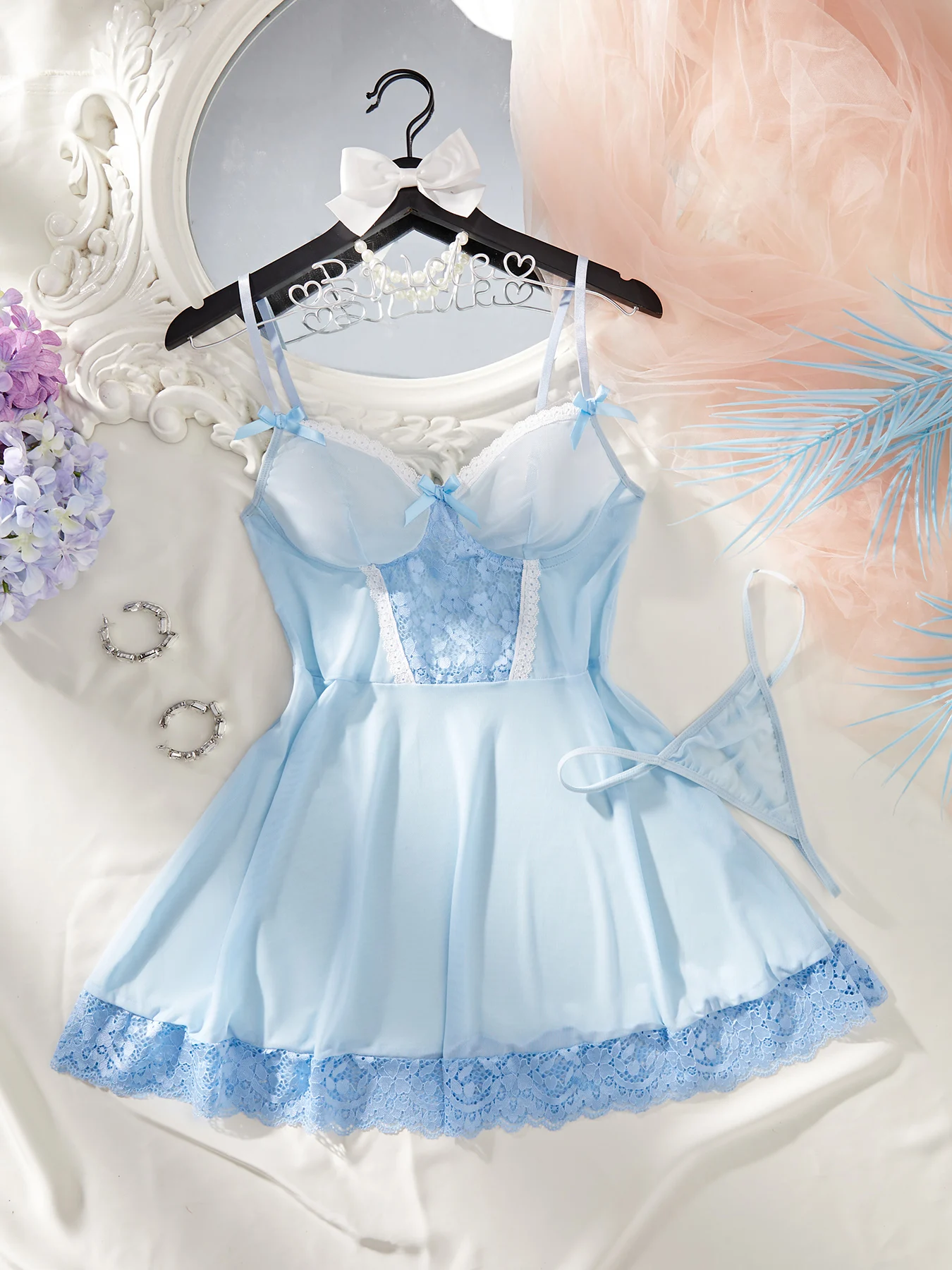 

Sexy lace splicing mesh bowknot sexy suspender skirt (with thong)