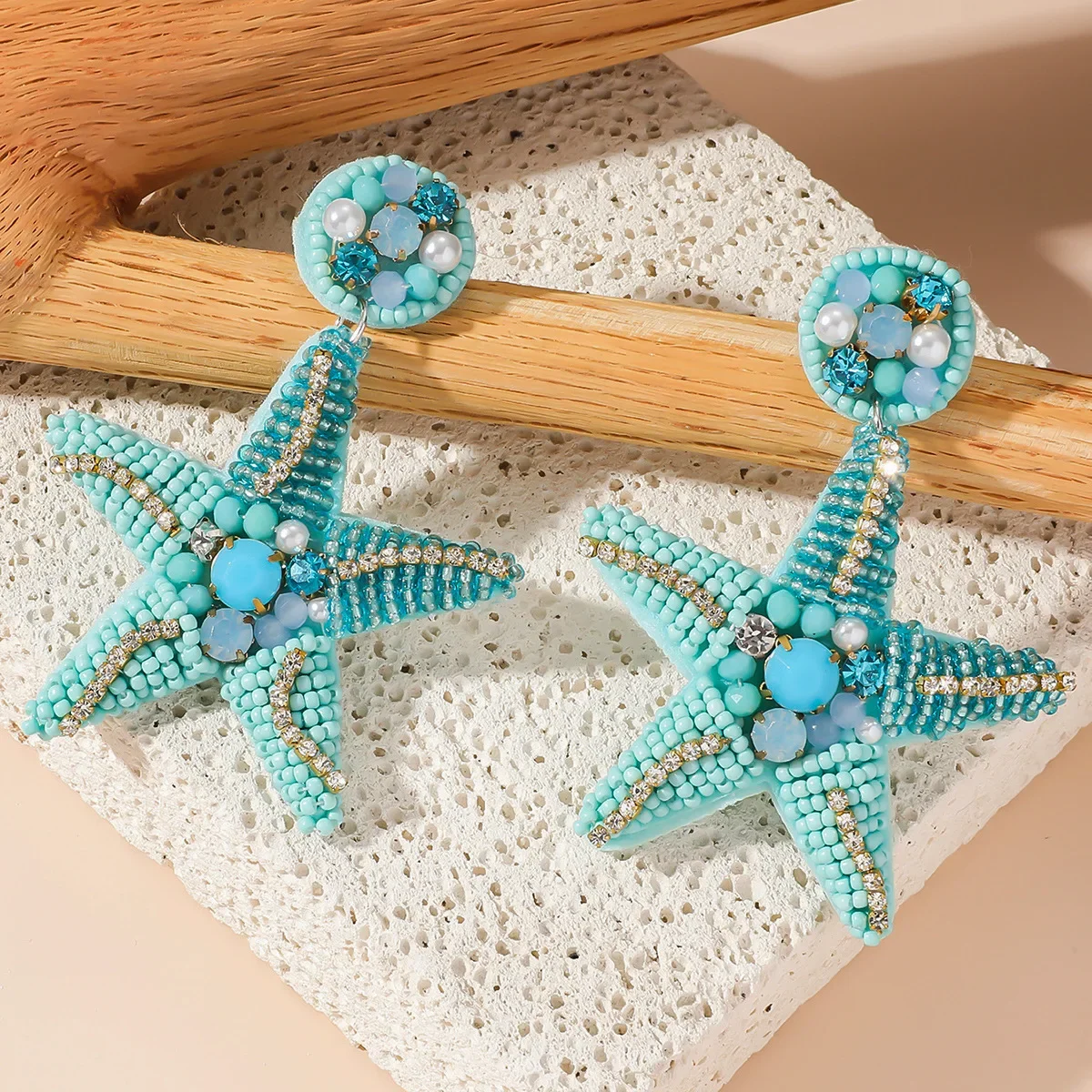 Vintage Colorful Bead Shellfish Stud Earrings Geometric Round Starfish Seahorse Stud Earring for Women Seaside Vacation Jewelry