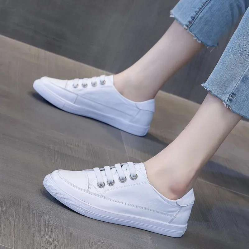 

New Genuine Leather Women Casual Sneakers Plus Size 43 Spring Summer Skate Shoes Ladies Little White Vulcanized Shoes Woman