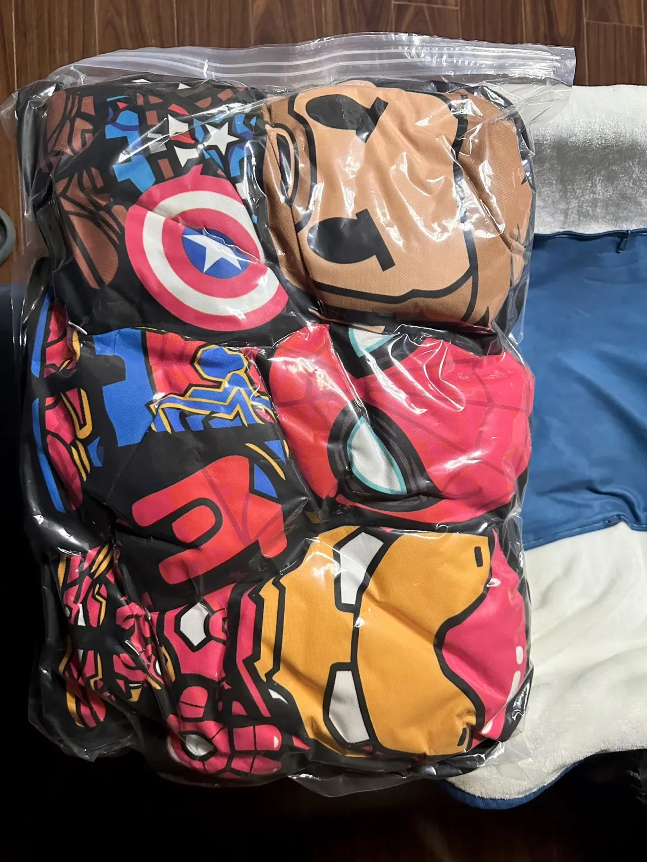 Travesseiro de pelúcia de desenho animado do homem de ferro da marvel e homem-aranha 40cm, almofada fofa de personagem de pelúcia, presente de decoração de sofá de quarto de super-heróis