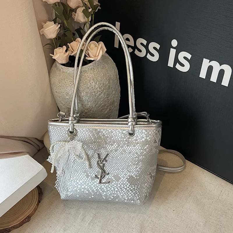 エレガントなカジュアルショルダーバッグ 2025年新作 レディース、高級ソフトレザートート、あらゆるシーンに合うファッショナブルなクロスボディバッグ