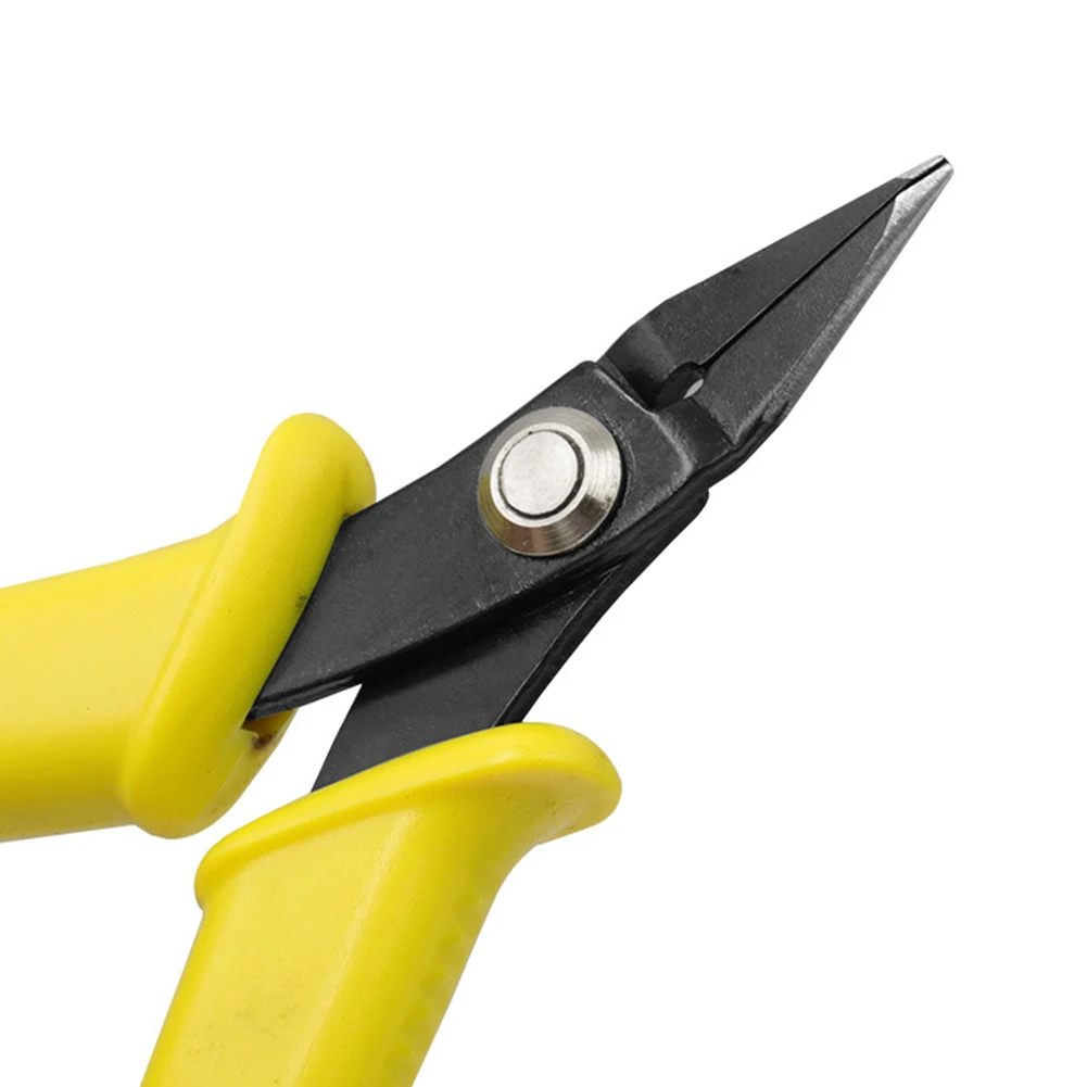 

3.5 Inch Pliers DIY Assembly Tool Comfortable Grip Ergonomic Design High-Carbon Steel Blade PVC Handle Beginner Assembly