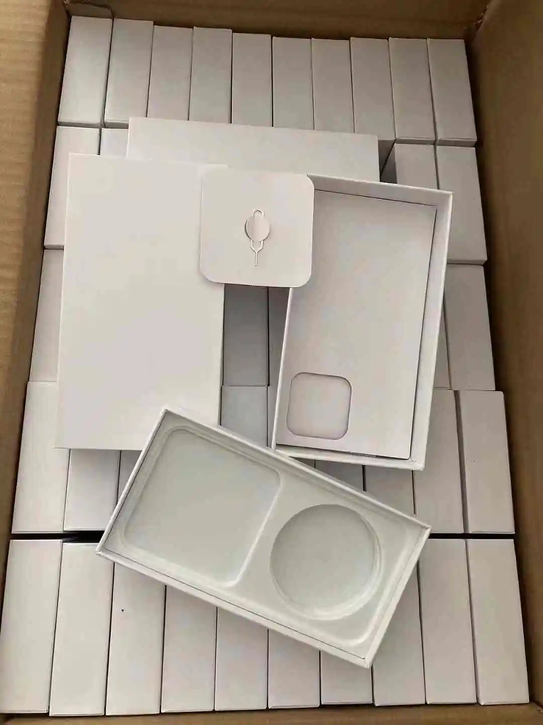 

Empty Packing Box for 17 pro Max 17 Air 17 17 pro Phone Shipping Carton Retail Box with Seal Compatible with Multiple Models ﻿