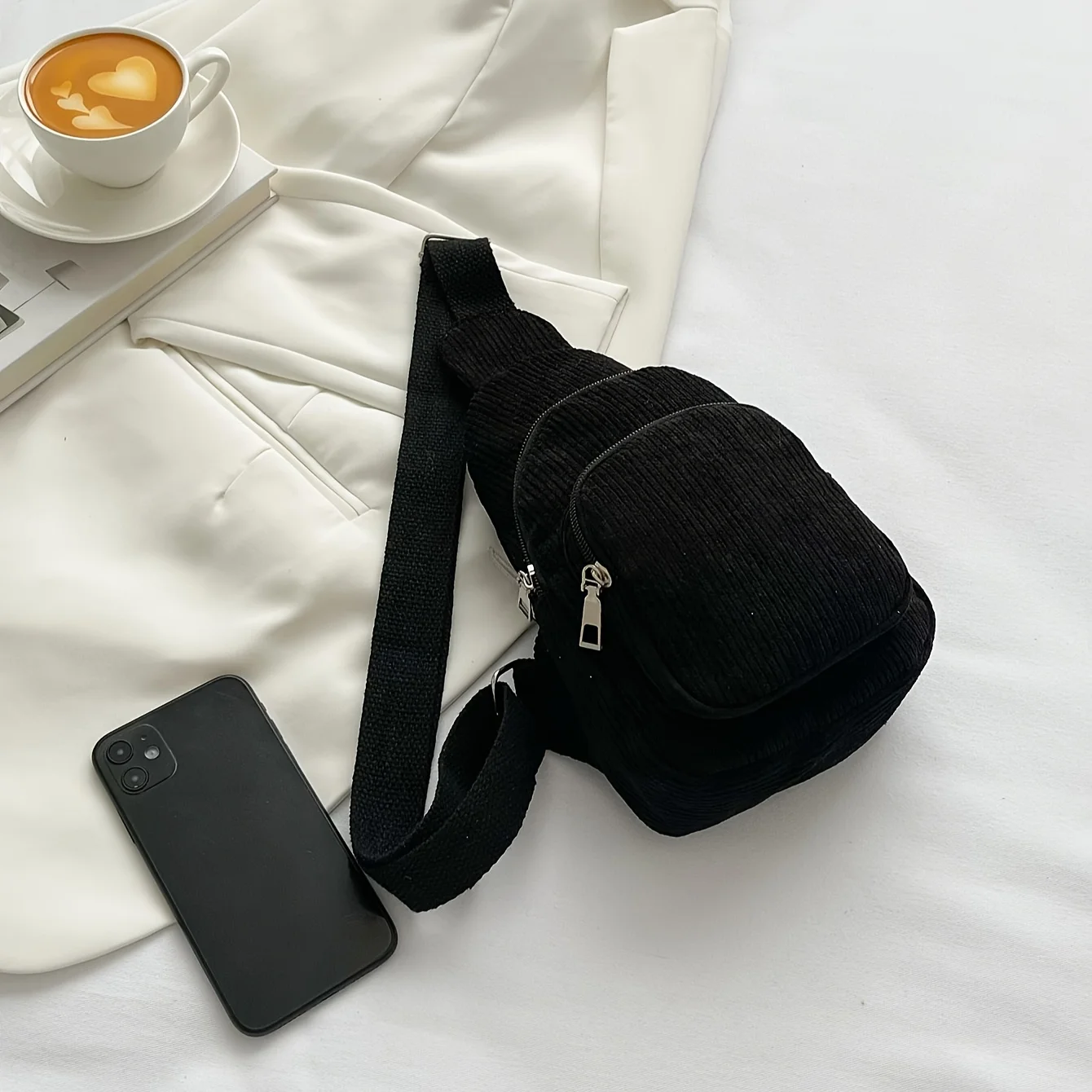 Cord-Damen-Brusttasche, Lässige Leichte Hüfttasche, Koreanischer Stil Vielseitige Einfarbige Extra Weiche Crossbody-Tasche, Schlichte Cord-Umhängetasche – Detail 4