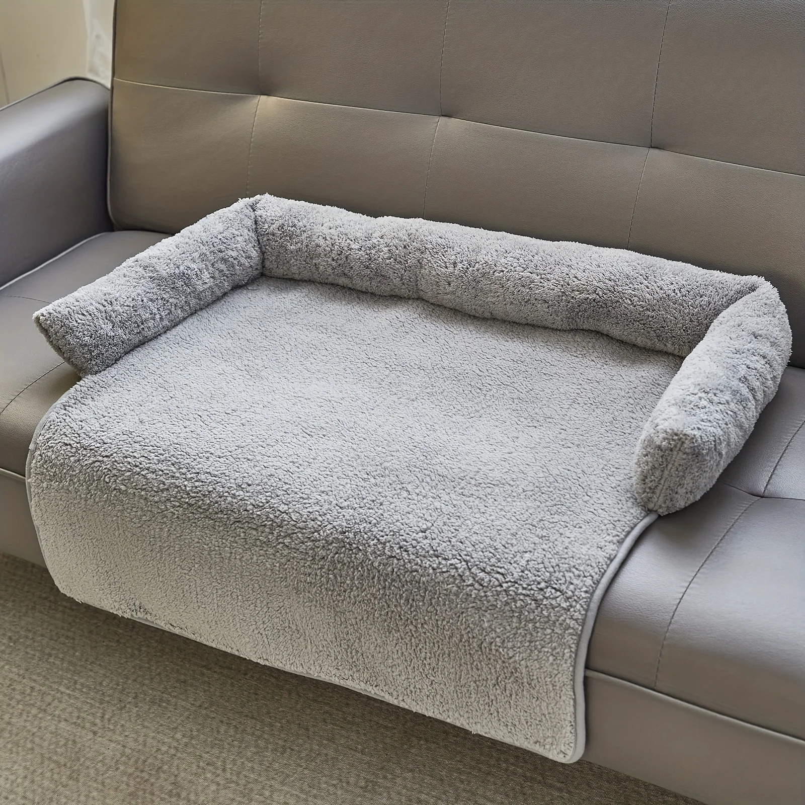 

Luxury Faux Sheepskin Pet Bed - Orthopedic Dog Couch Pad with 3D Non-Slip Base, for Small Breeds