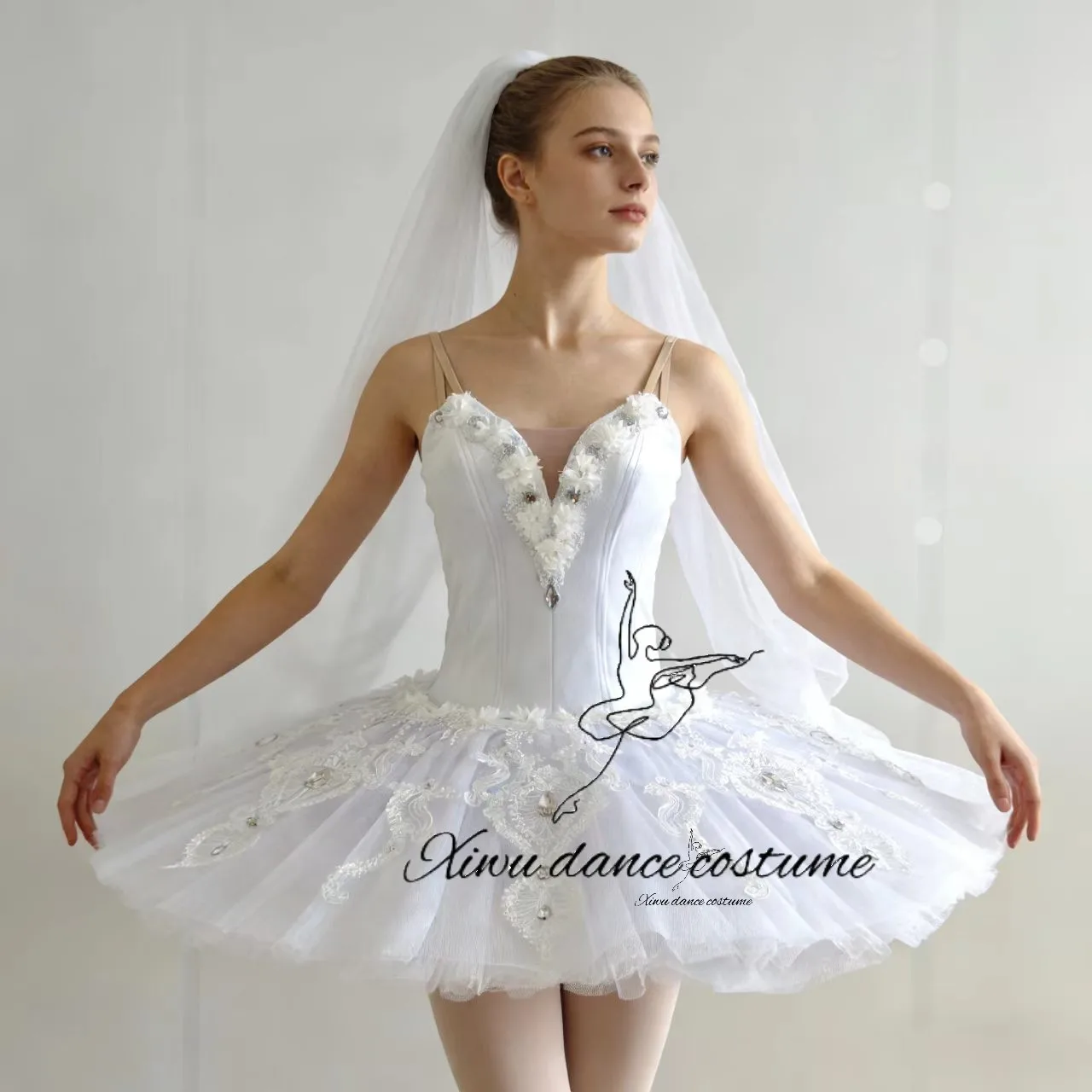 

Элегантное белое балетное платье-туту «Белый лебедь» с вуалью – костюм для выступлений с цветочными аппликациями для классической сцены