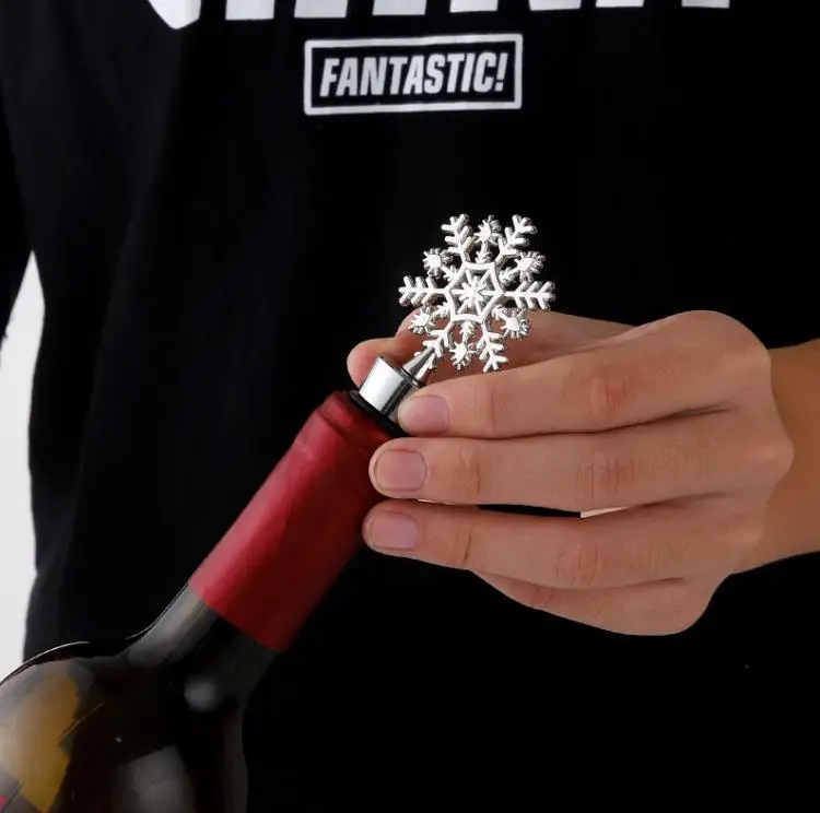 Winter Wedding Favors Silver Finished Snowflake Wine Stopper with Simple Package Christmas Party Decoratives Bar Tools SN4248