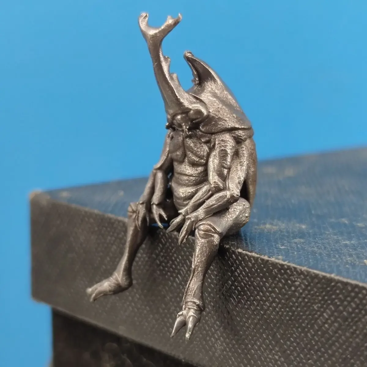 Escarabajo de rinoceronte puro en miniatura, modelo de insecto de simulación realista de cobre envejecido, adorno de coche hecho a mano, estatua de escritorio de Animal