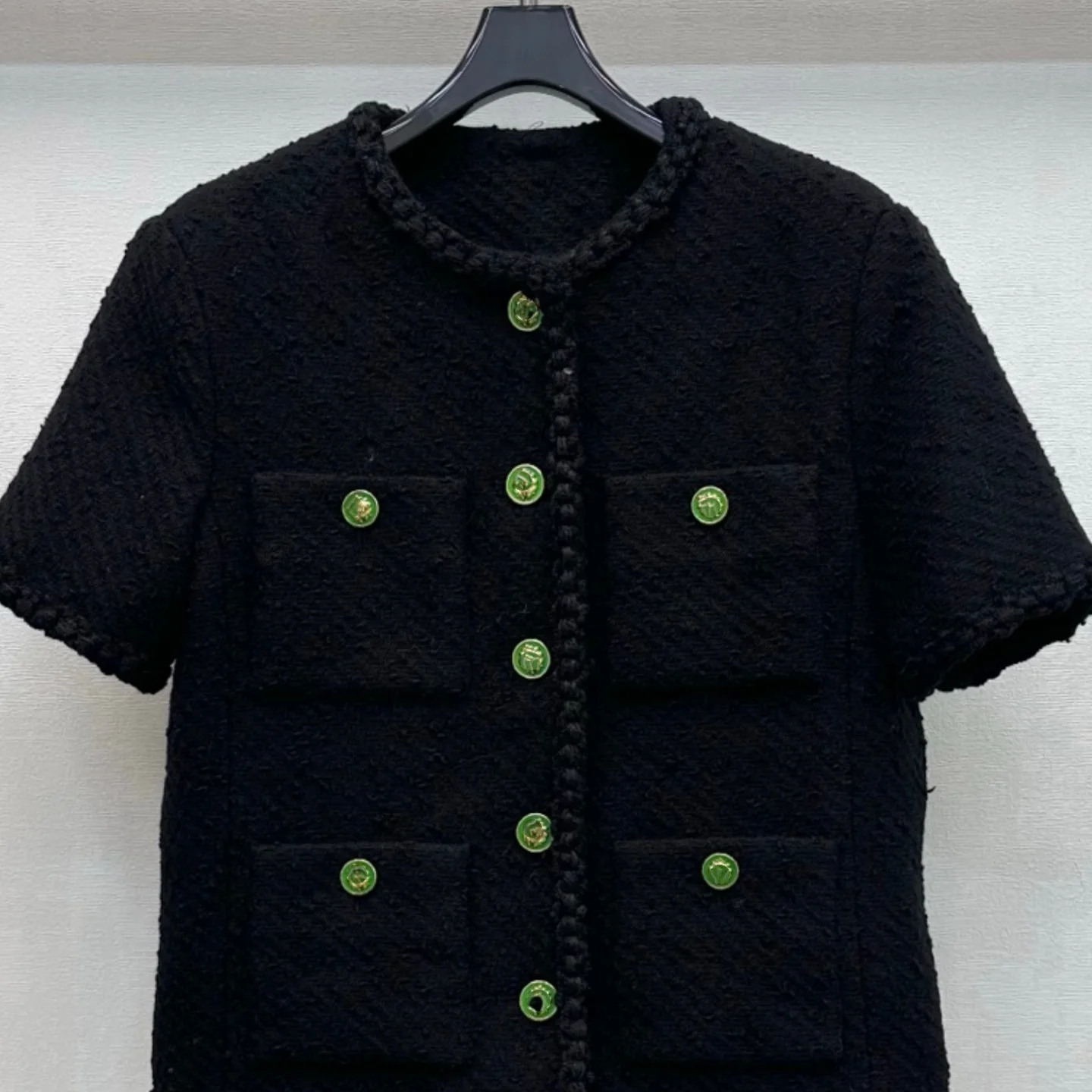 2026 New Buttoned Tweed Coat - Round Neck, Multiple Pockets, Embroidery and Chain Lining Details, Round Neck Short Sleeve Coat