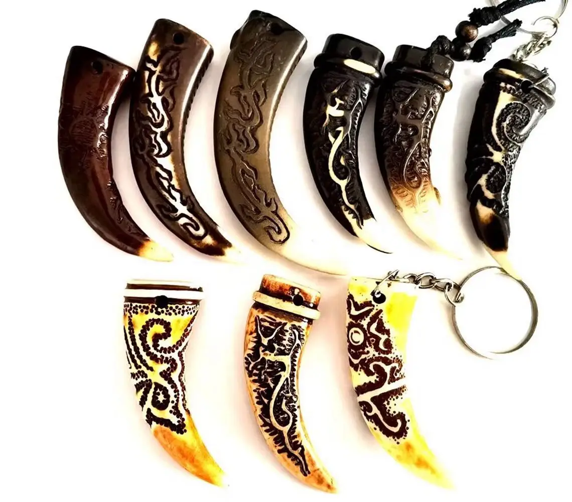 

15 pcs Imitation Carving Tirbal Vintage Mixed Style Mixed Totem Keychain