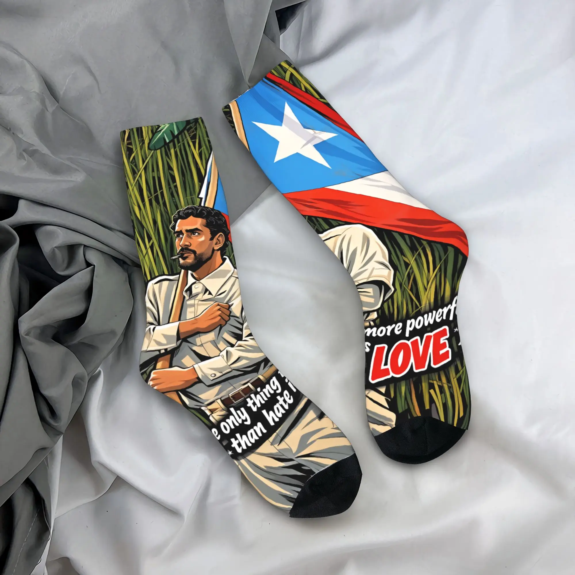 

Женские и мужские носки. Единственное, что сильнее ненависти, — это любовь. Забавные зимние носки средней мягкости.