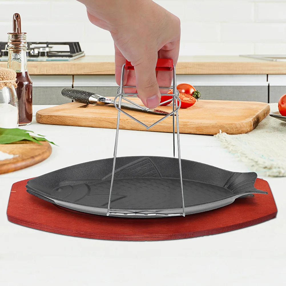

Fish Shaped Cast Iron Skillet Wooden Baking Dish Non Stick Grill Platter Teppanyaki Grilled Fish Plate Western Steak Tray Hotel