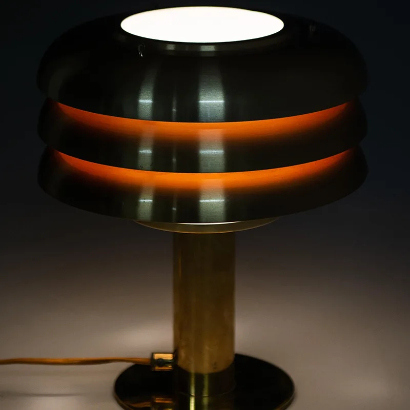Fashion desk lamp simple postmodern bedroom bedside lamp light luxury living room study hotel