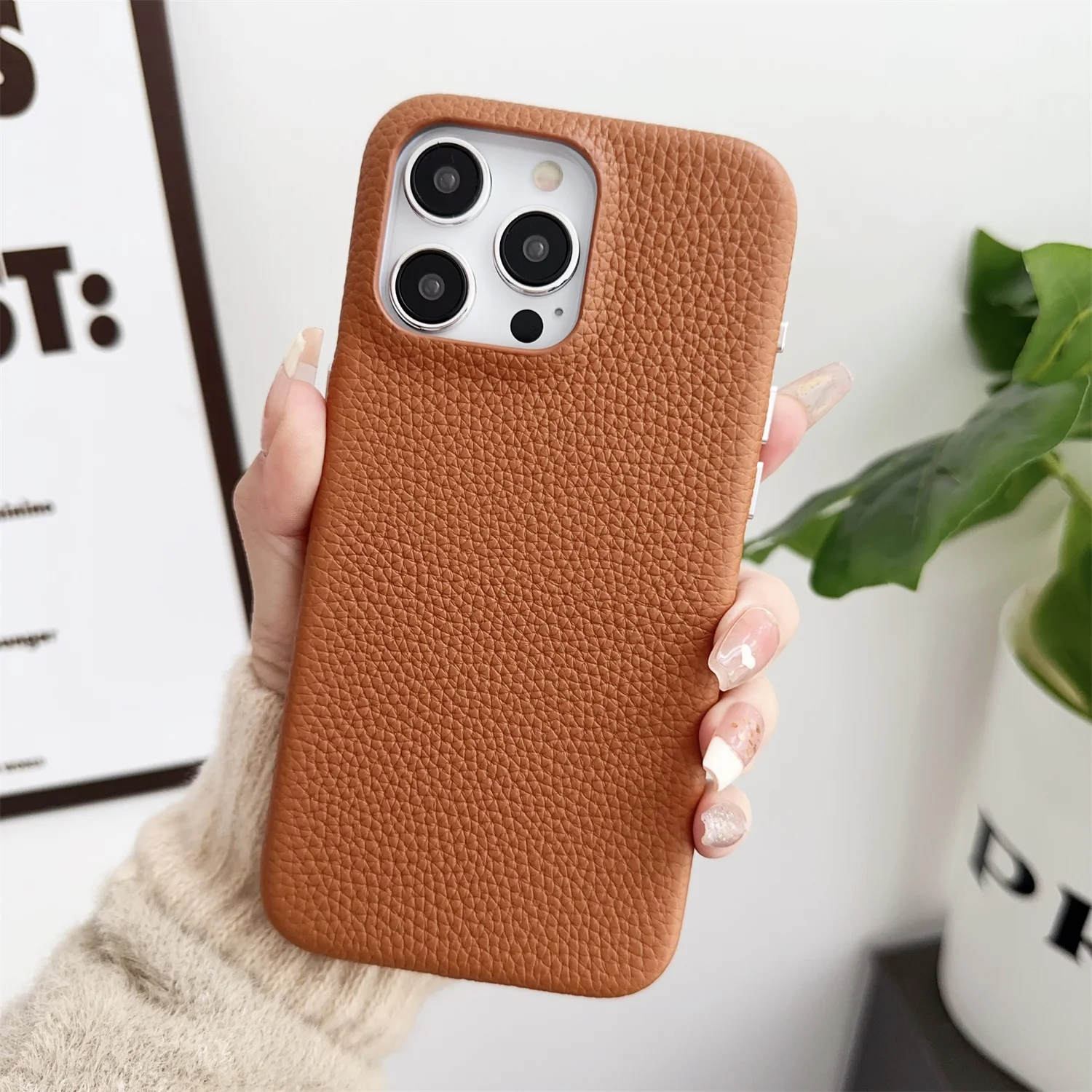 Luxury Litchi Pattern Premium Matte Leather Case for iPhone 15 Pro Max 12 13 Pro 14 Plus Comfortable Grip Rugged Phone Cover