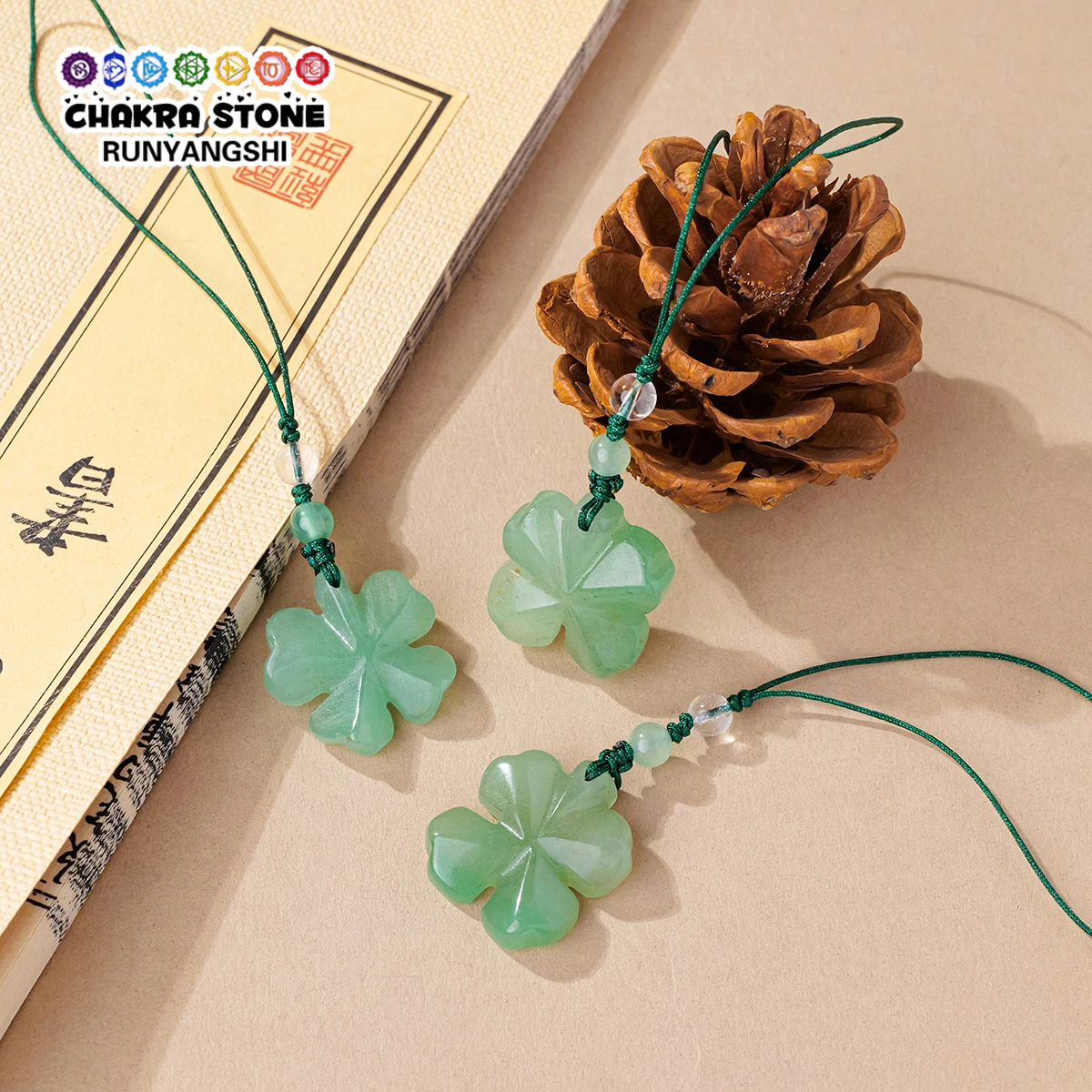 Porte-clés trèfle à quatre feuilles en cristal d'aventurine naturelle, 1 pièce, breloque porte-bonheur artisanale, pendentif de téléphone, cadeau exquis pour la famille et les amis