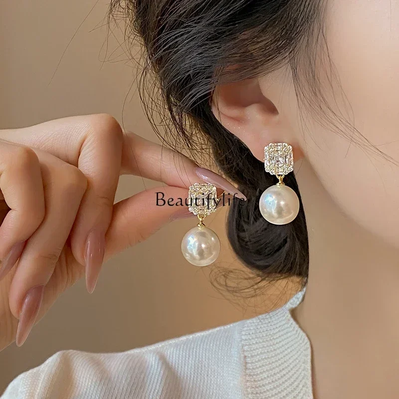 

Zircon pearl stud earrings women's new 2024 popular autumn and winter temperament earrings light luxury