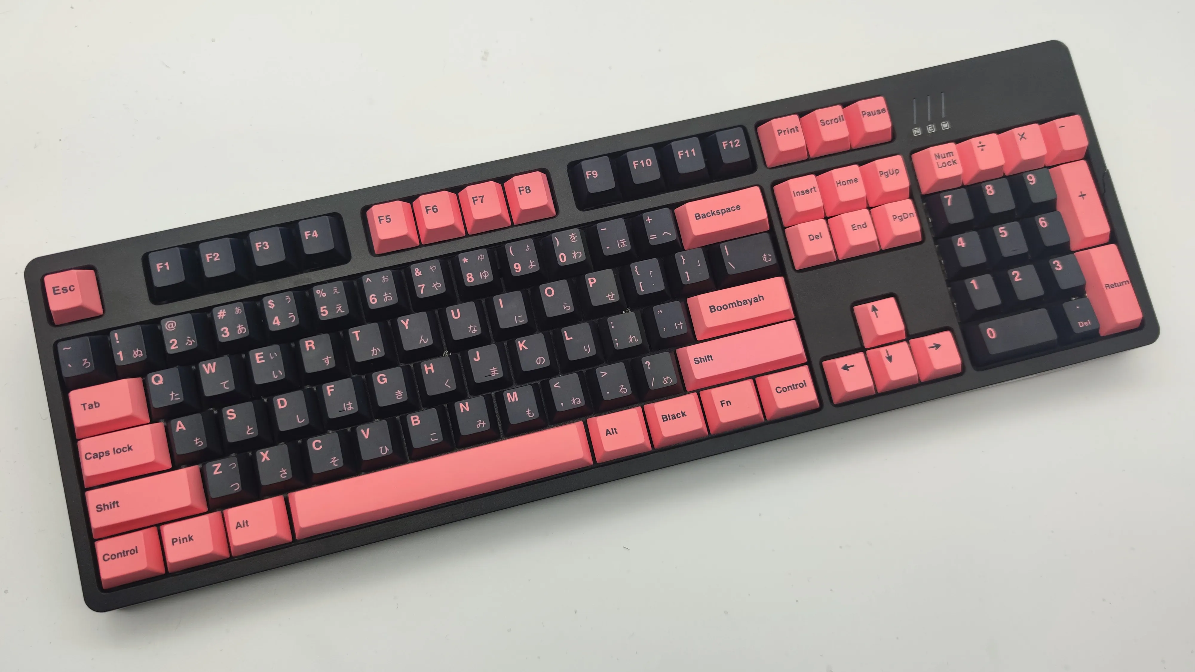 Gmk schwarz rosa pbt Tasten kappe, 129 Tasten Tasten kappen Kirsch profil Dye-Sub personal isierte gmk Tasten kappen für mechanische Tastatur