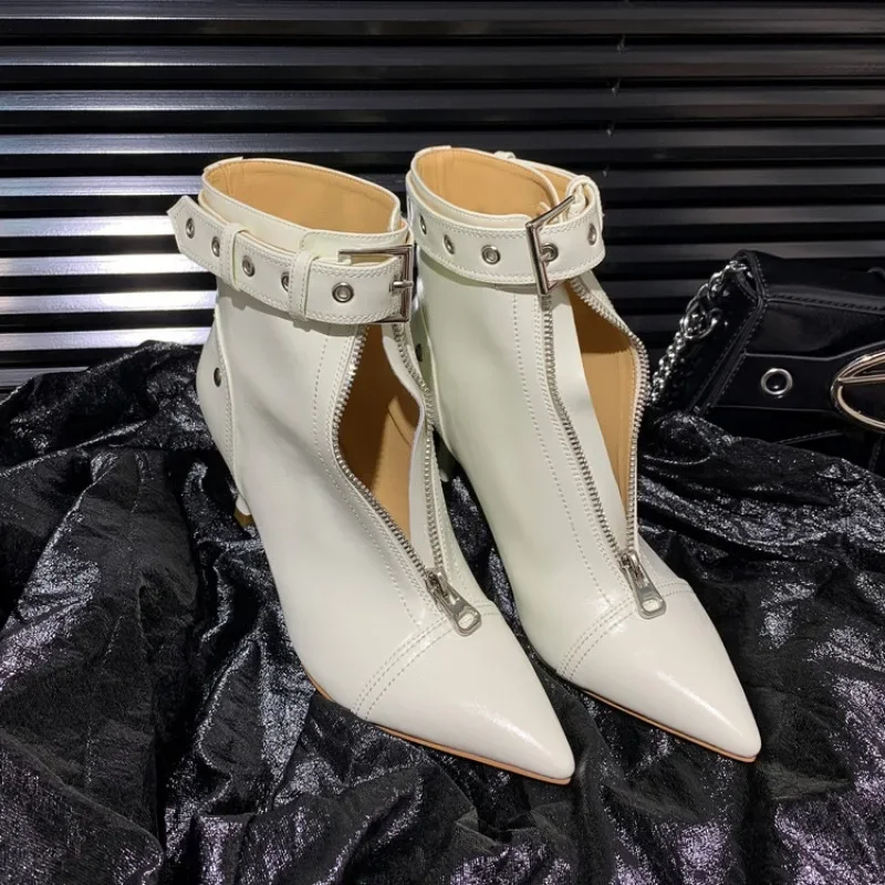 

2023 Metal Belt Buckle Pointed 7cm Thin High Heel Front Zipper Short Boots Fashion 34-39 Internet Celebrity Model Winter Boots