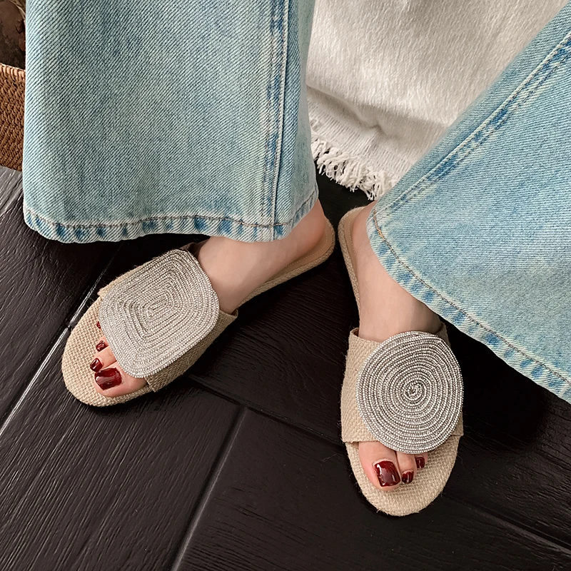 

Women Slipeprs Luxury Crystals Sandals for Girls Elegant Summer Simple Sandalias Open Toe Flat Heel Slippers