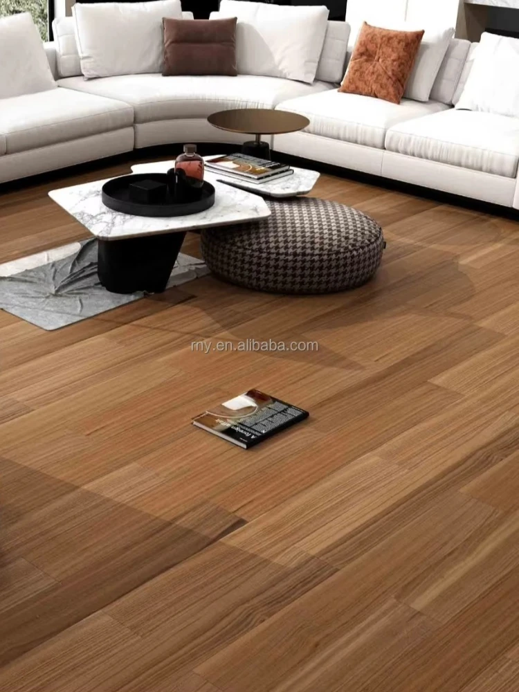 Versión personalizada de piso de madera cepillada de nogal interior, material de nogal negro de estilo europeo