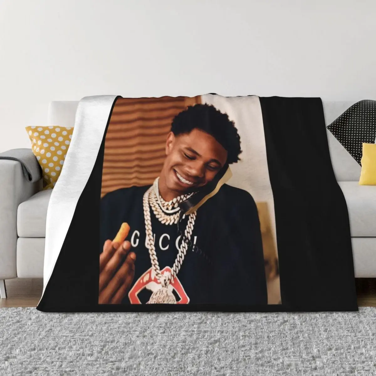 

Funny Men Smile Long Classic Fan Throw Blanket Decorative Beds Picnic Heavy Beautifuls Blankets