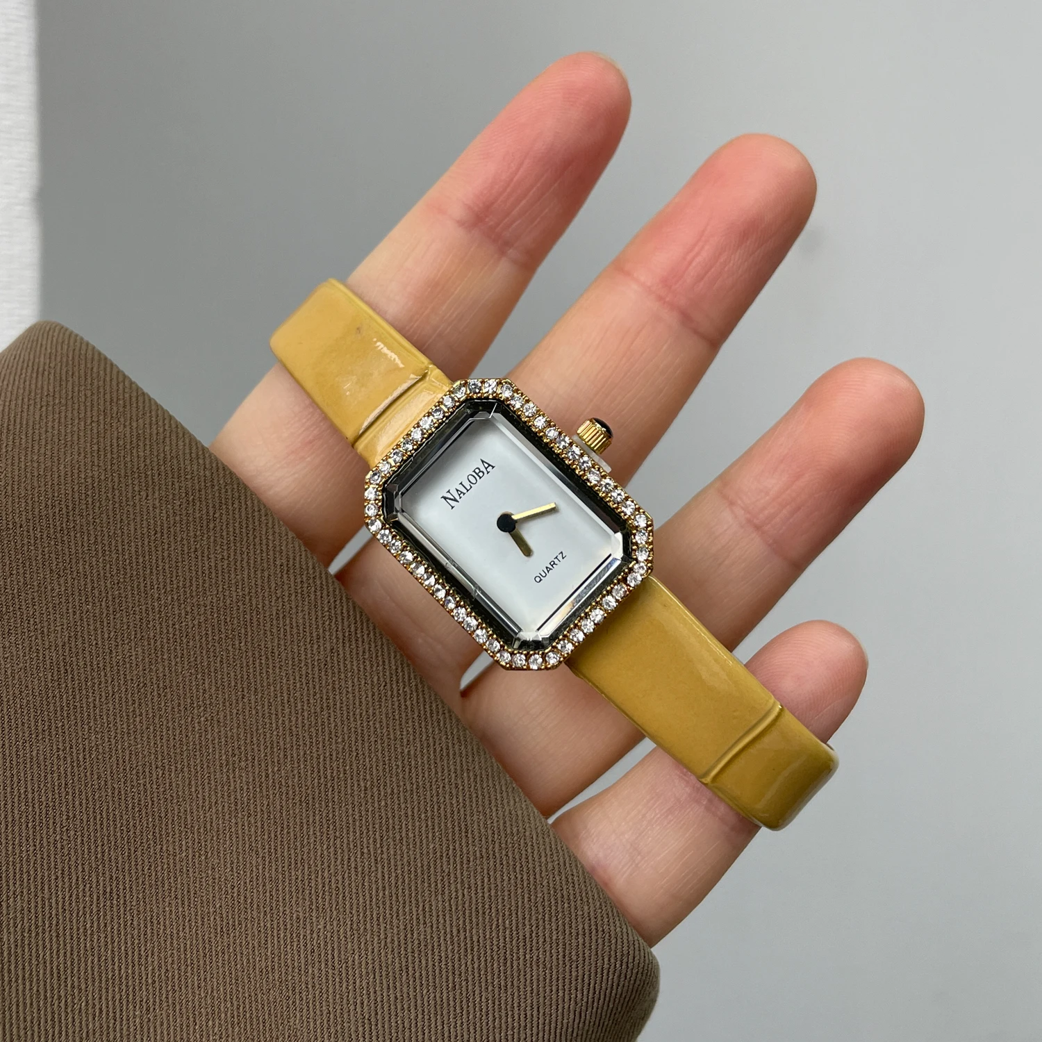 CILOA Fashionable, exquisite, niche, high-end stylish women's waterproof daily watch