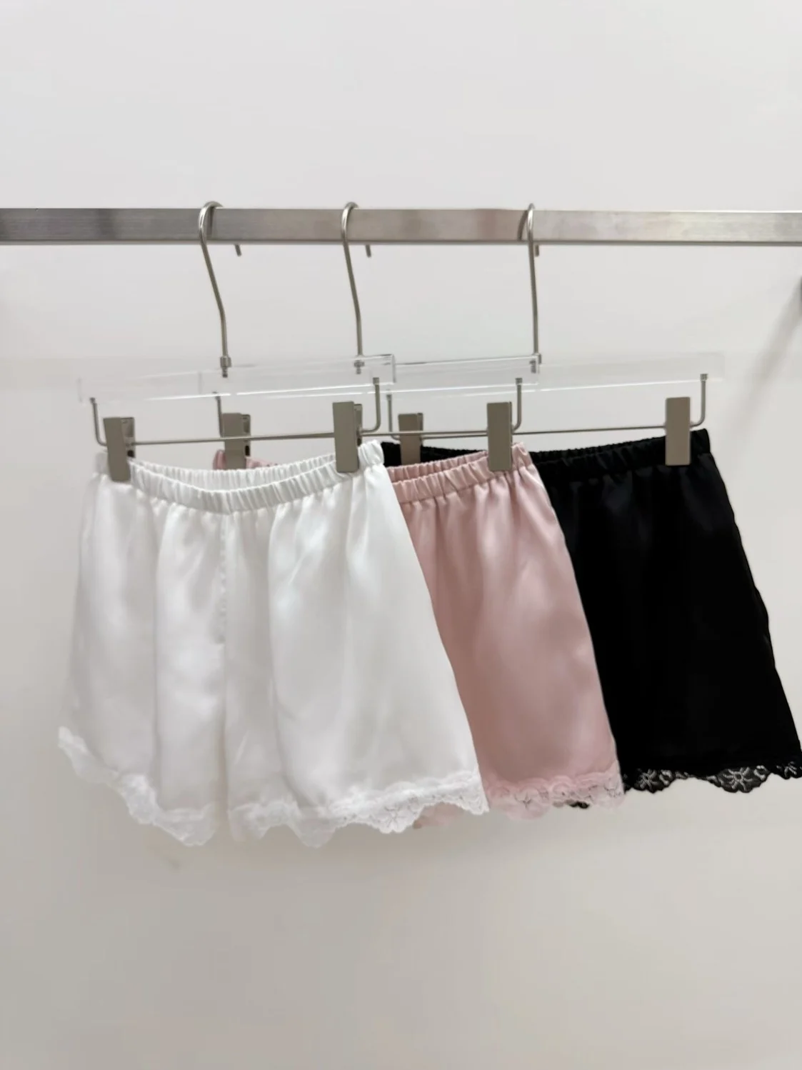 

Summer 2026 Casual Korean Style Patchwork Lace Trim Satin Short Pants High Waist Trousers with Pockets Women's Fashion