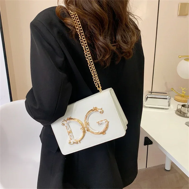 

Minimalist Vintage Fashionable Diaper Bag Letter Logo Elegant Leather Crossbody Bag Large Capacity For Women Commuter