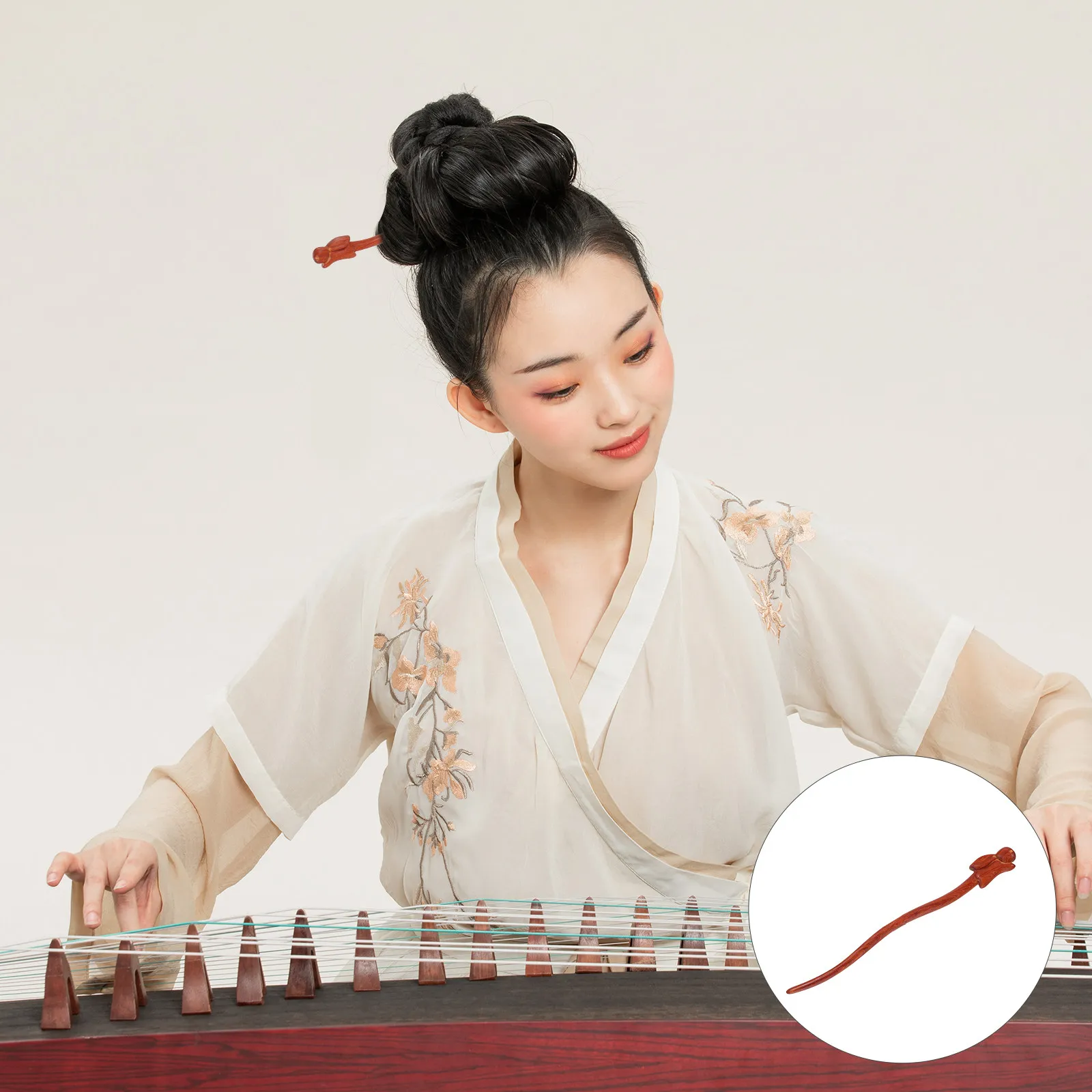 

Винтажная китайская заколка для волос в стиле Ханьфу, в форме милого кролика, из сандалового дерева, традиционный аксессуар для косплея, повседневной носки, свадебных образов