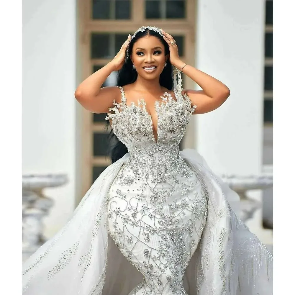 Customized  Sparkly Handwork Crystals Beads Wedding Dress Vestidos De Novia Spaghetti Strap Bridal Gown with Detachable Train