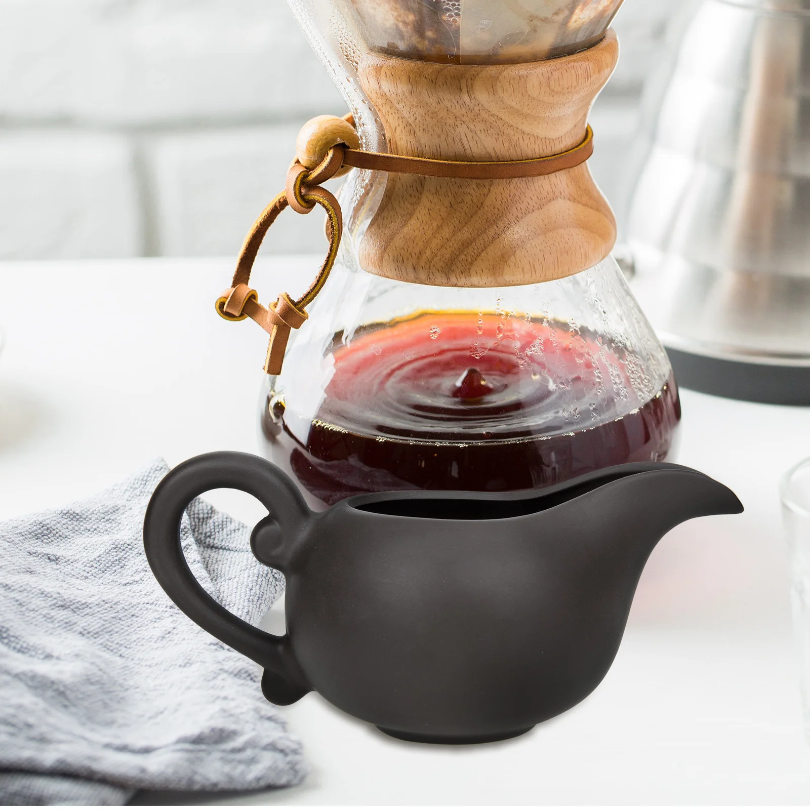 

Ceramic Creamer Jug Retro Milk Kettle Comfortable Handle Ideal for Salad Dressings Hot Syrup Butter Gravy Kitchen Supplies