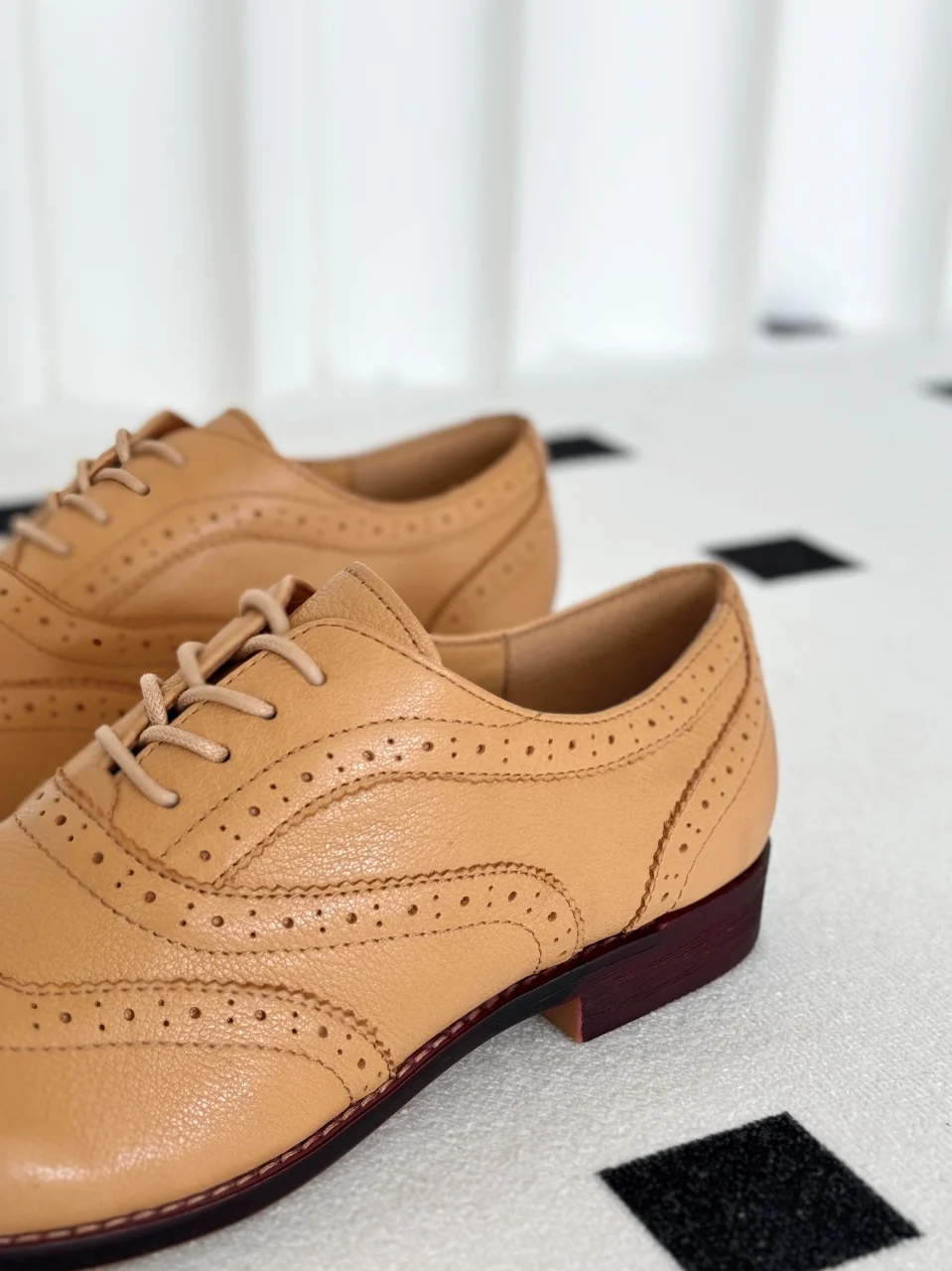 Donna-in Classic Women Brogue Shoes Carved Genuine Luxury Leather Lace-up Oxfords Female Retro British Business Leather Shoe