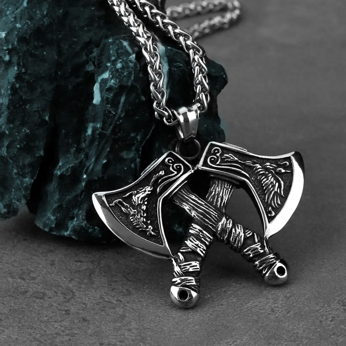 Viking Double Axe Domineering Wolf and Eagle Pendant Necklace Stainless Steel Trending Products Men\'s Jewelry Wholesale