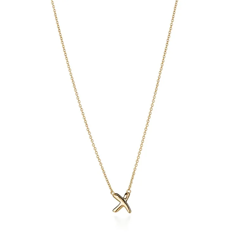 Minimalist Geometric Heart Pendant Necklace for Women Glossy Polished Metal Neck Chain Adjustable Length Elegant Fashion Accessory for Casual & Formal Events, Sweet Gift for Girlfriend Mother Female Relatives