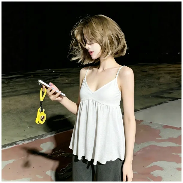 Stunning Summer Casual Korean Style Women's Tank Top Versatile Beautiful round Neck H-Shape Vest Polyester Fiber 18-24 Years Old