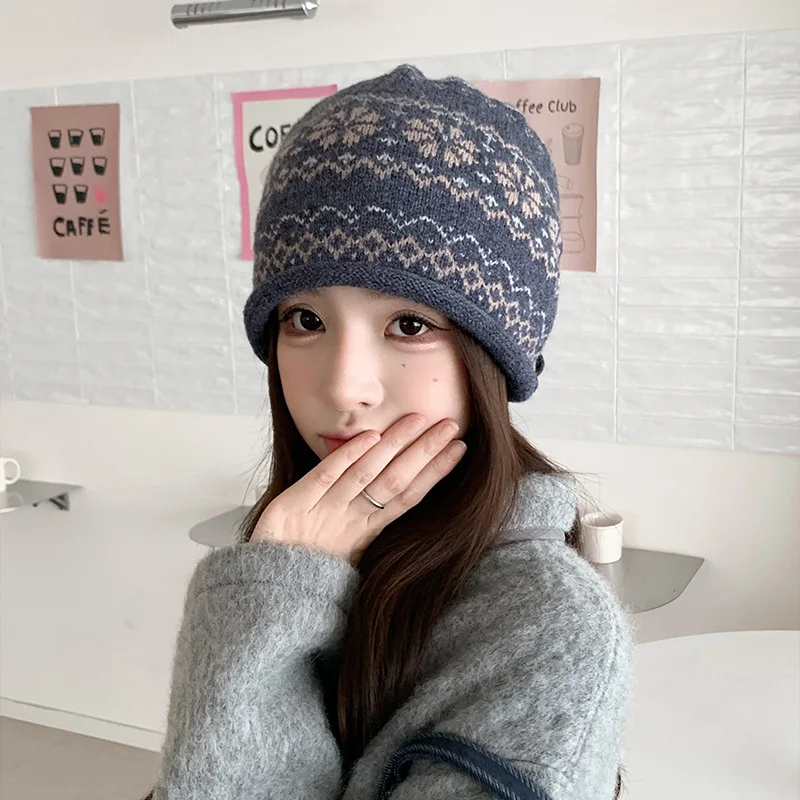 Patterned Jacquard Beanie: Slim-Fitting, Slimming, Warm, Head-Covering, Knitted Ear-Covering Hat Women