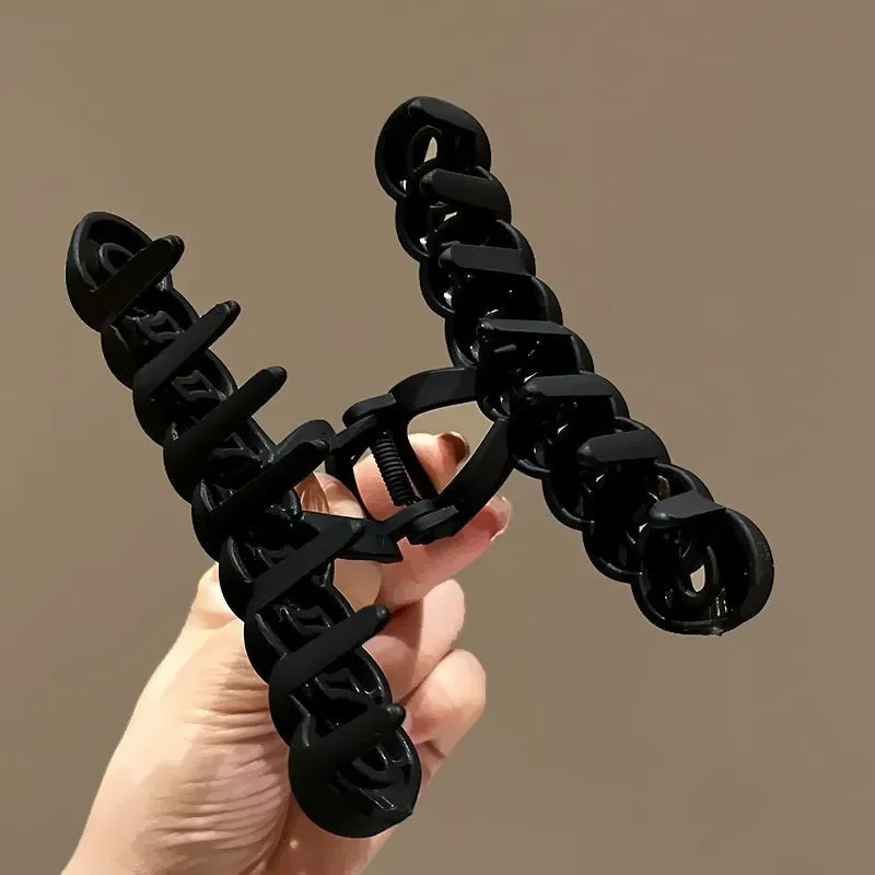 Nieuwe Mode Gevlochten Twist Haarklauw Vrouwen Zwarte Kleur Krab Haarclip Koreaanse Elegante Geometrische Haarspeld Meisje Haaraccessoires