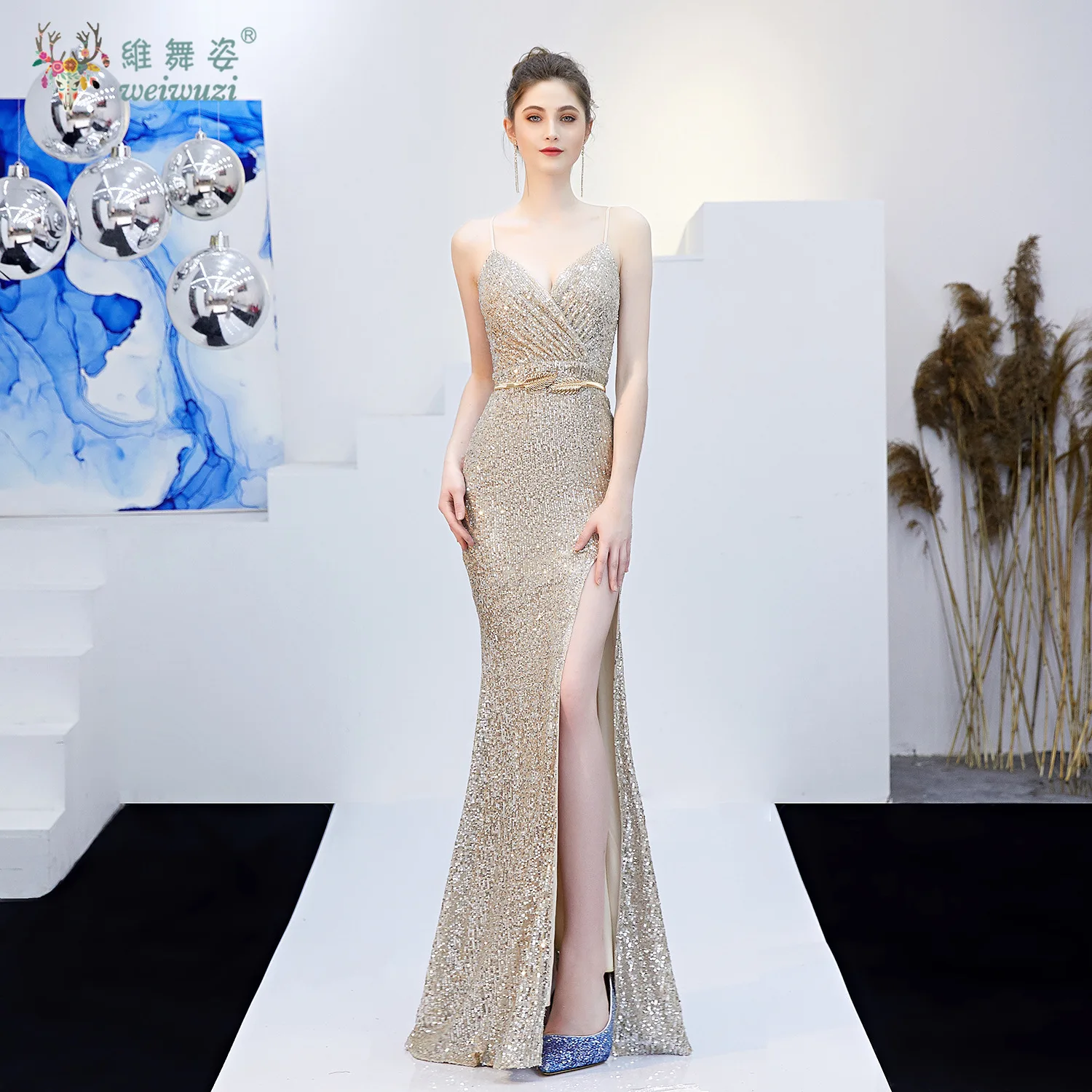 

V-neck Sexy Sequin Tight Fish Tail Long Dress Suitable for Weddings, Birthdays, Graduation Ceremonies and Other Gatherings