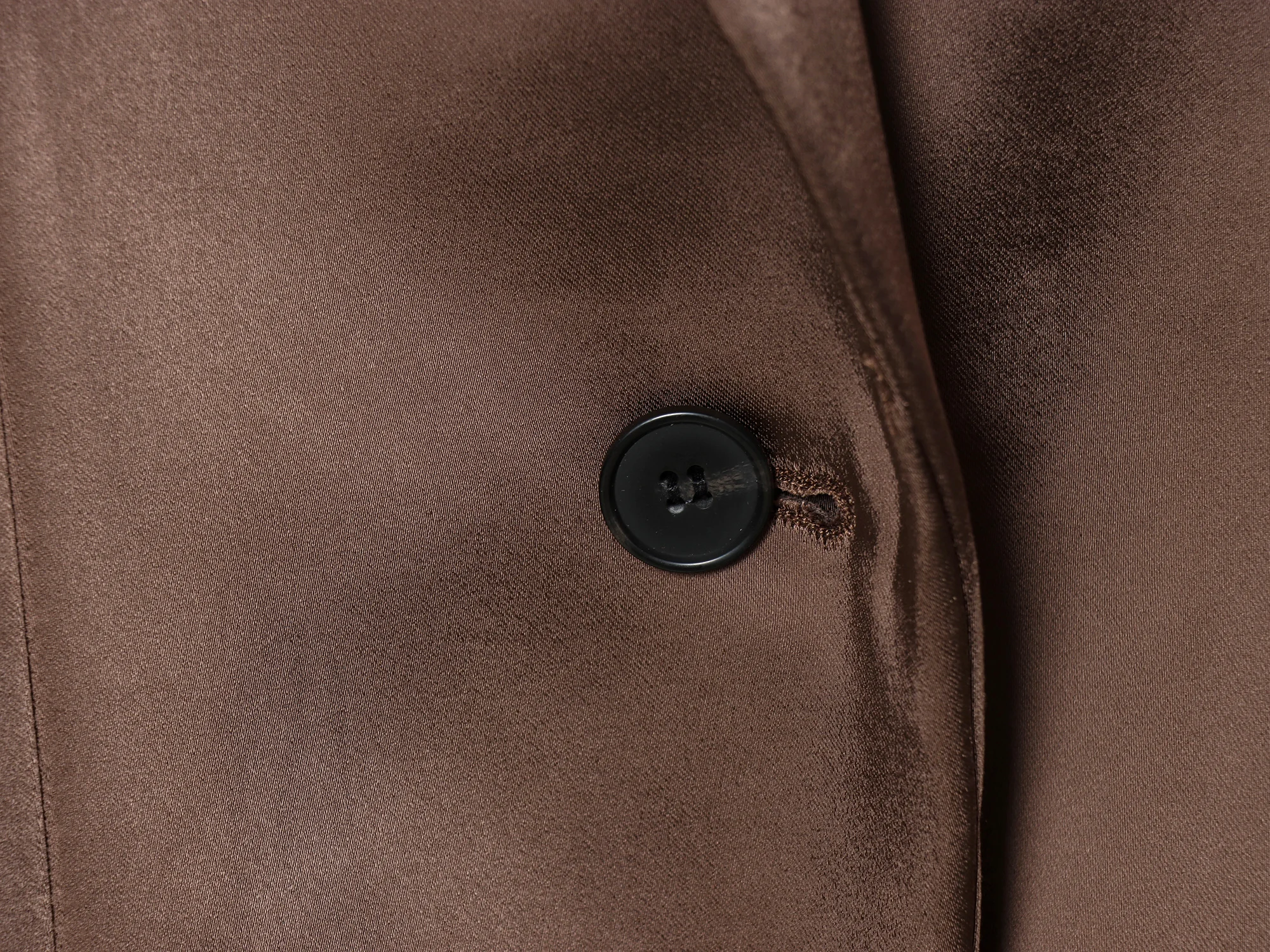 BSAY عارية الذراعين الساتان الملمس بليزرات المرأة أزياء الخريف الشتاء عودة تصميم جوفاء كم طويل مشبك واحد الدعاوى معاطف السترة