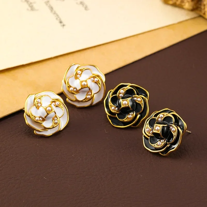 

French romantic retro pearl women's light luxury stud earrings