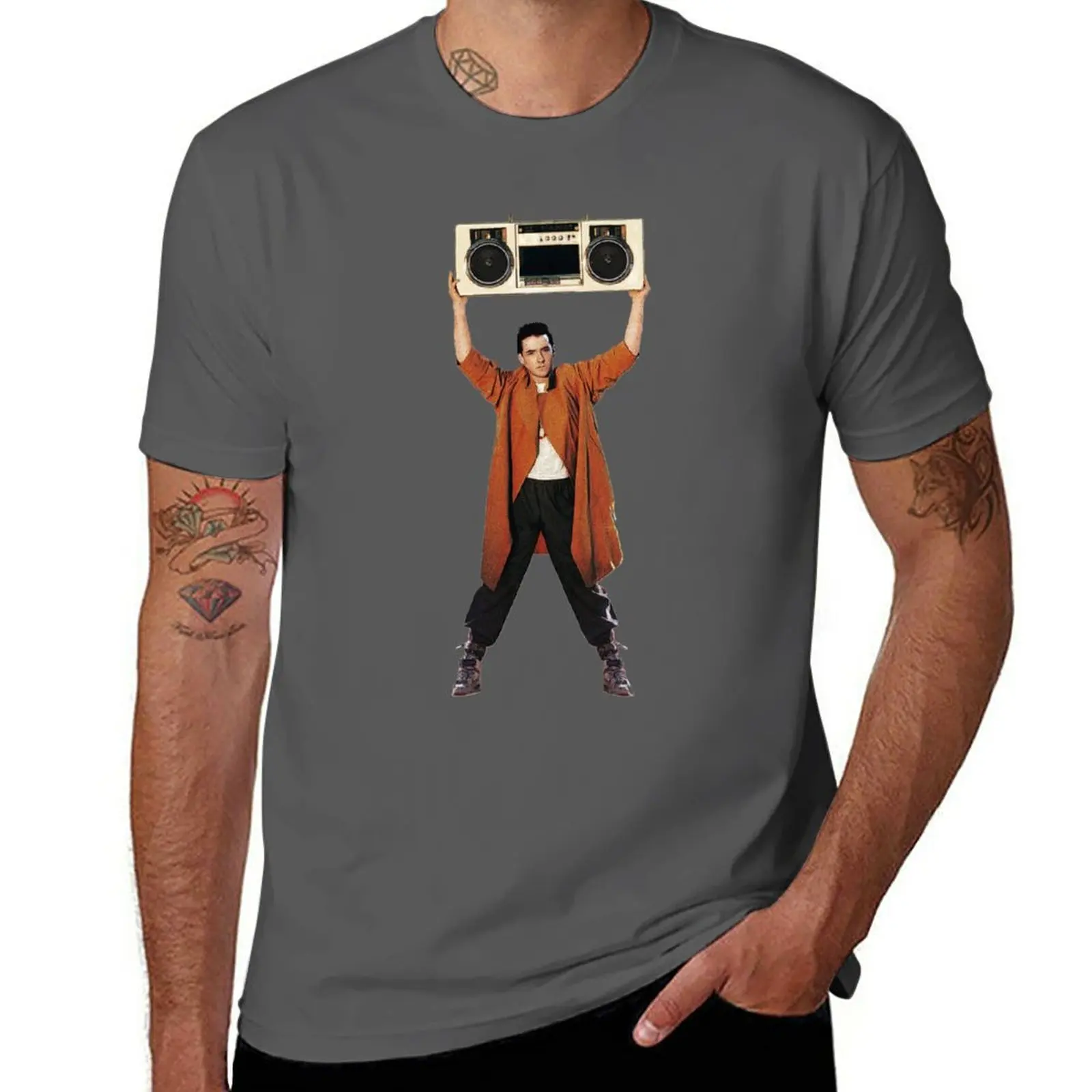 SAY ANYTHING John Cusack holds up a boombox boom box Lloyd Dobler and Diane Court Ione Skye Peter Gabriel In Your Eyes i T-Shirt