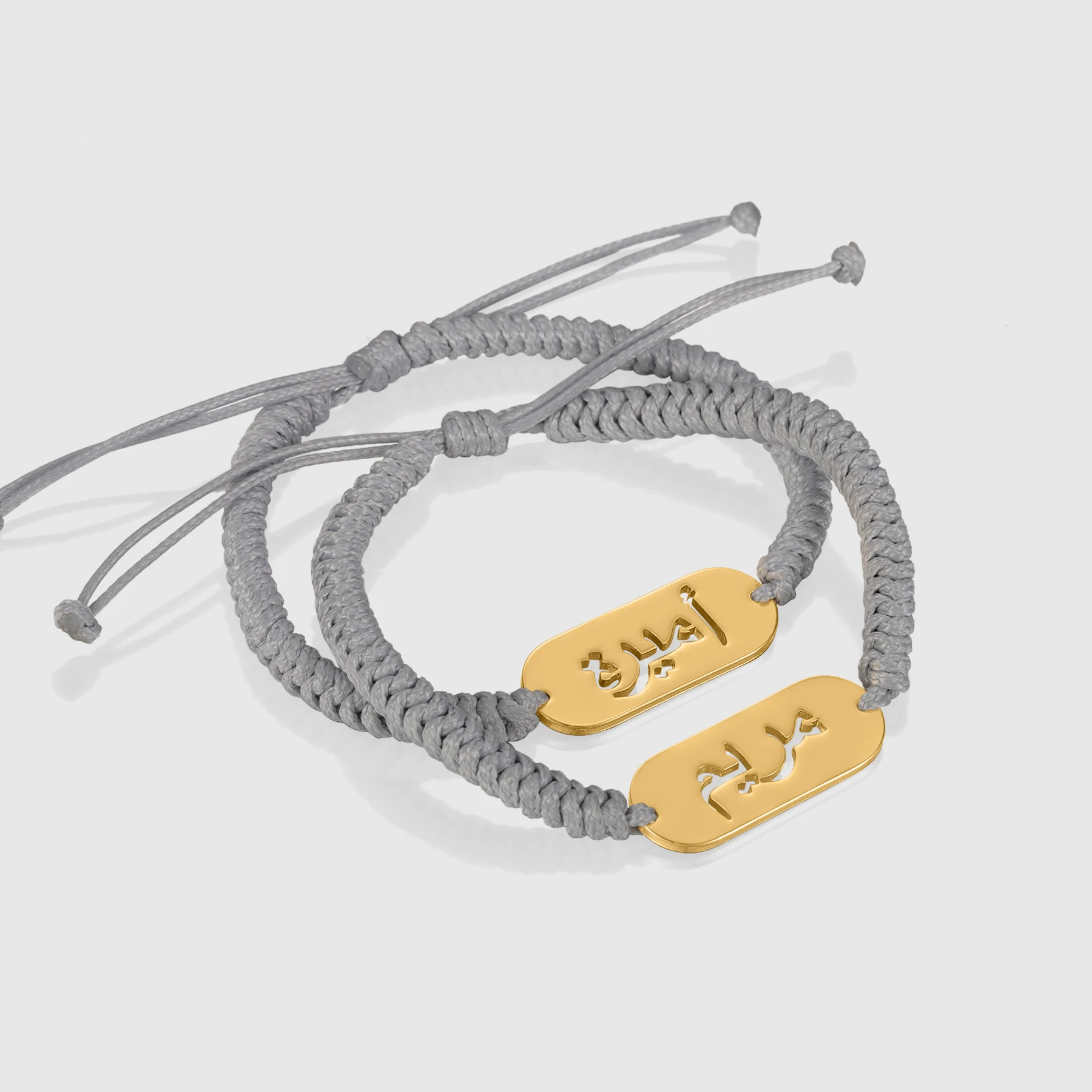 Dascusto Maßgefertigtes Arabisches Namens-Armband Personalisierte Arabische Schrift Edelstahl Verstellbares Makramee-Kordel-Armband – Detail 3