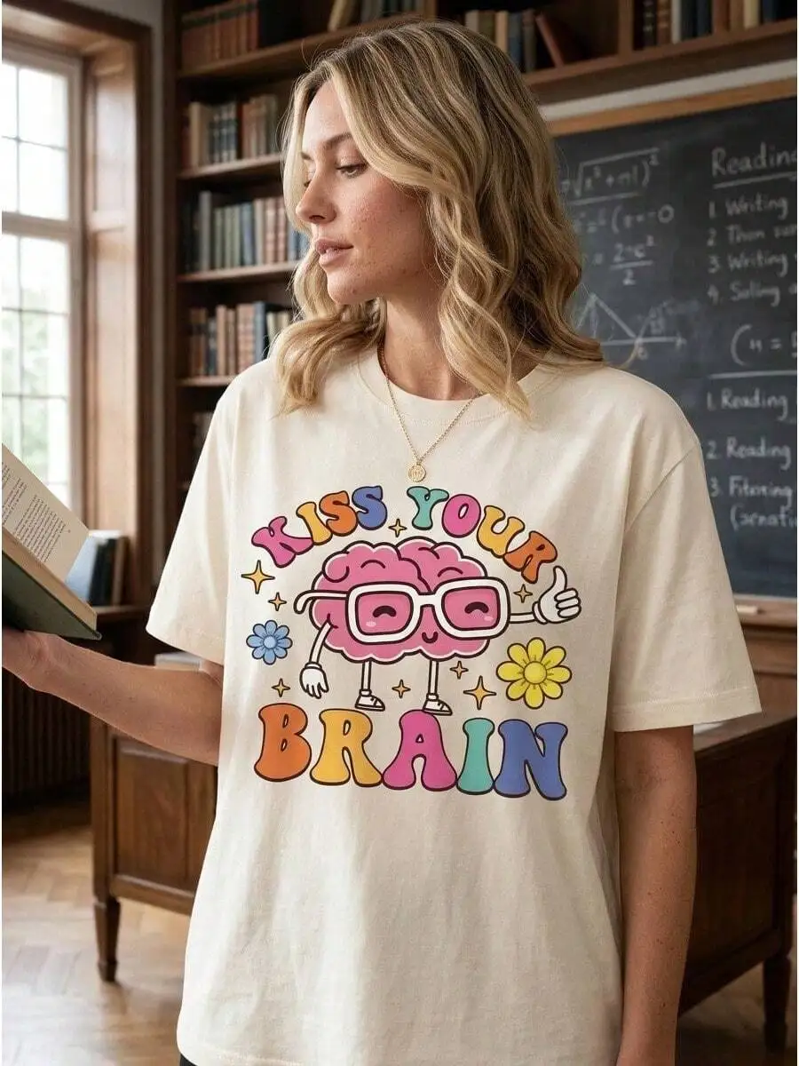 Groovy Retro Vibe Kiss Your Brain Cute Cartoon Brain Graphic Oversized Crewneck Tee Women Casual Mental Health Teacher Appreciat