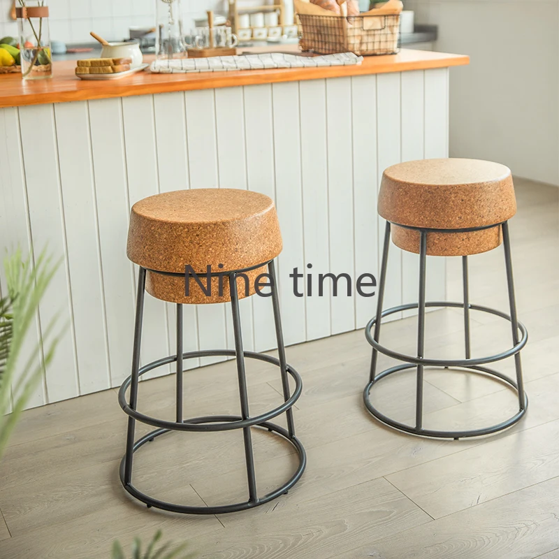 Unique Apartment Bar Chairs Wooden Designer Patio Round Make Up Retro Bar Stools Outdoor Bedrooms Sillas Para Comedor Furnitures