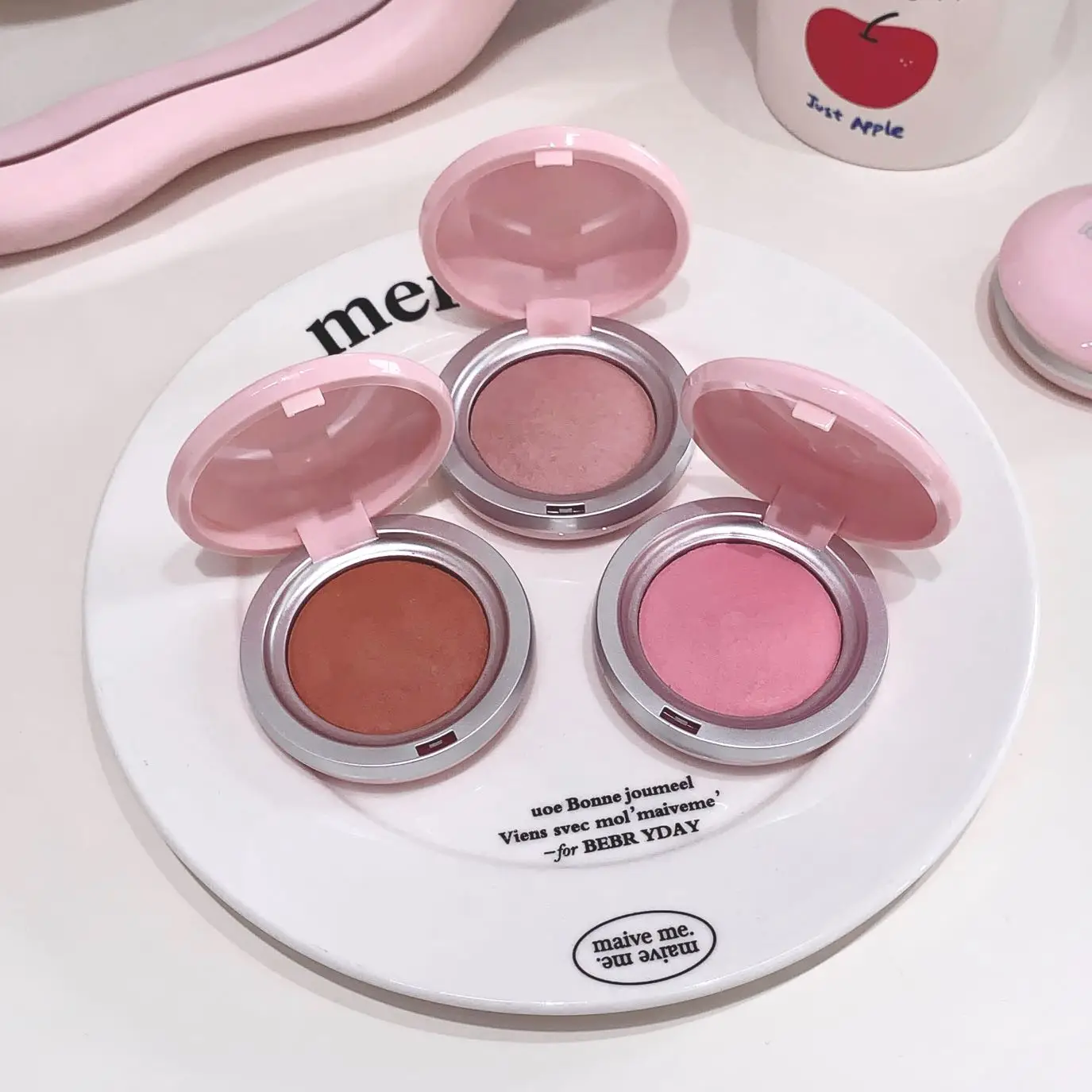 Kakashow Enkele kleur Blush Zijdeachtig Mat Delicaat Poeder Natuurlijke Roze Rouge voor Gezichtsmake-up