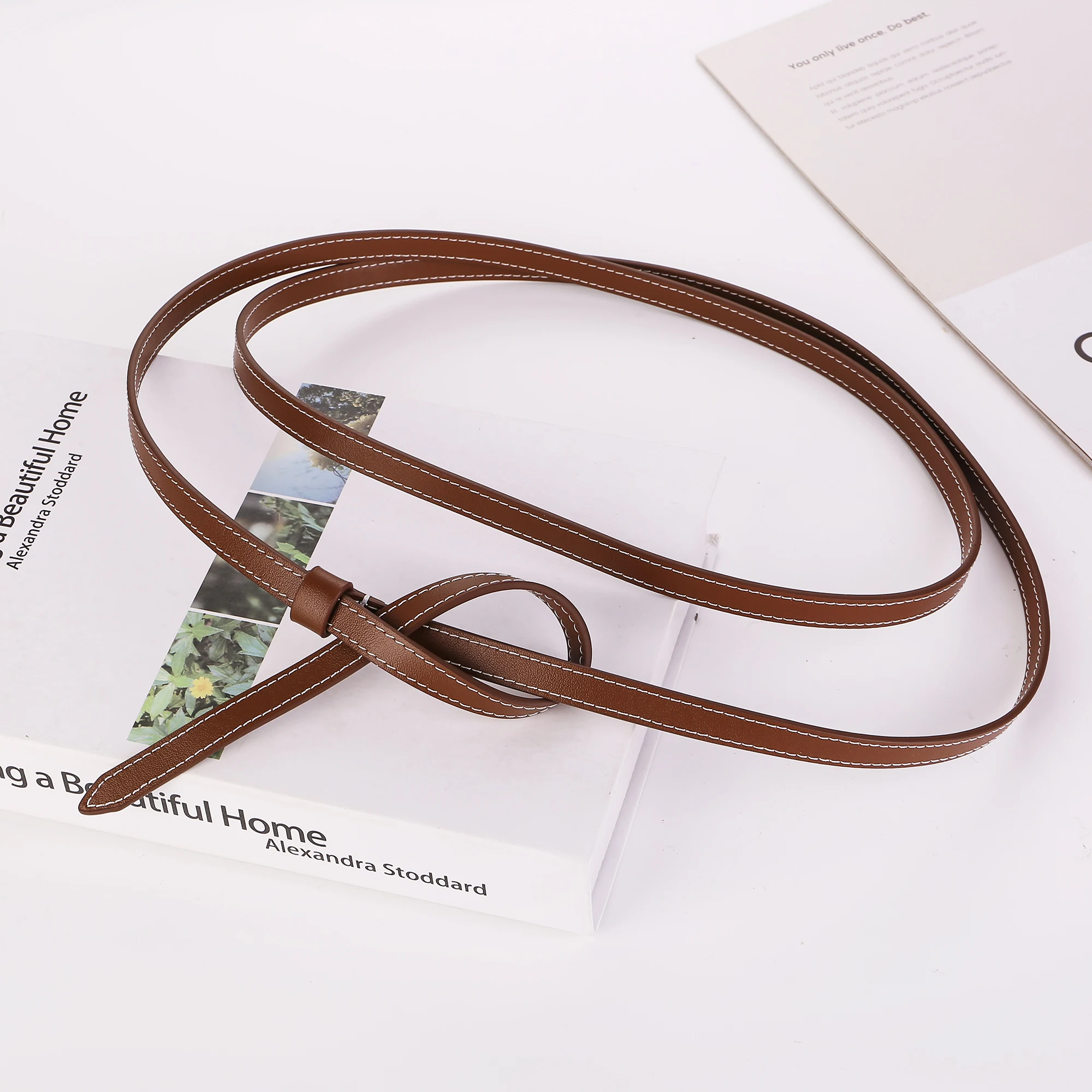 Dünner Damengürtel aus echtem Leder, Doppelschlaufe, geknotet, kleine Gürtel, vielseitige dekorative Leder-Taillenkette für Damen – Detail 7